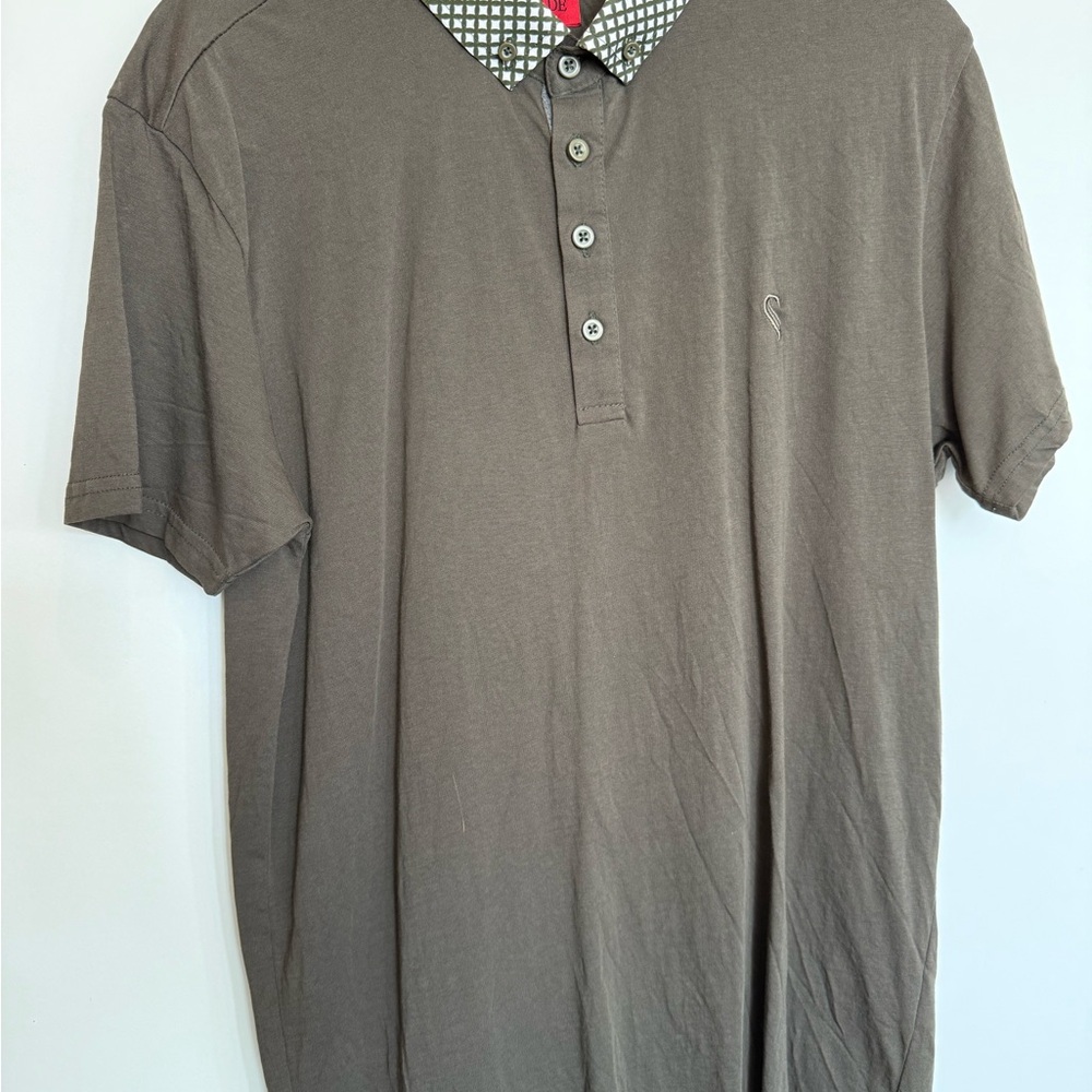 Men’s Polo Style Golf Shirt with Checkered Collar